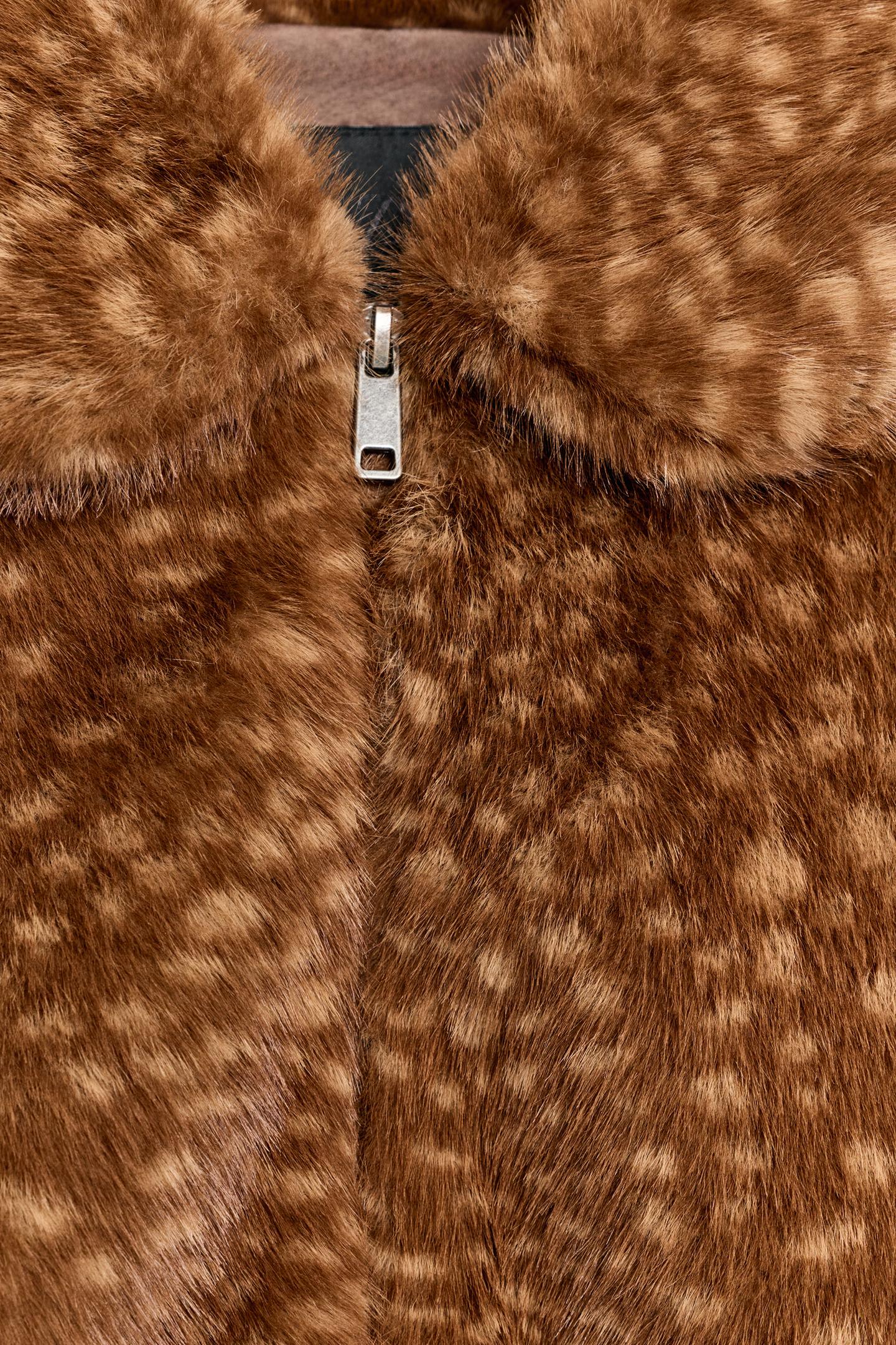 Женская куртка Zara Oversized Faux Fur Bomber, цвет: Серо-коричневый коричневый — фото 9