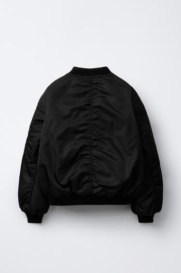 BLOUSON BOMBER EN NYLON FRONCÉ - Noir de Zara - Image 1