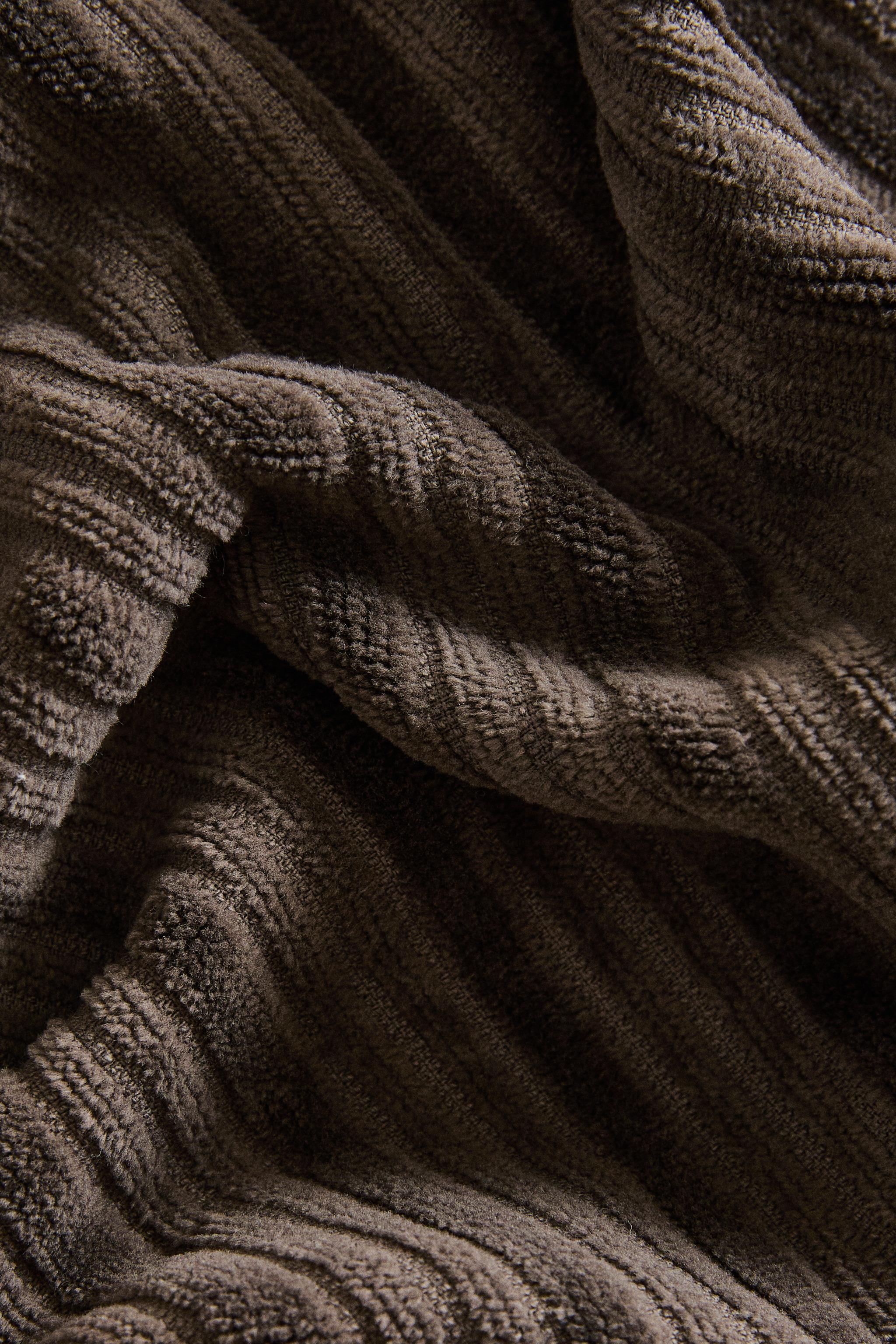 STRIPED TEXTURED VELOUR BATH TOWEL