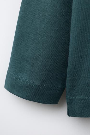 T-SHIRT AVEC APPLIQUÉ EN CAOUTCHOUC - Vert de Zara - Image 2
