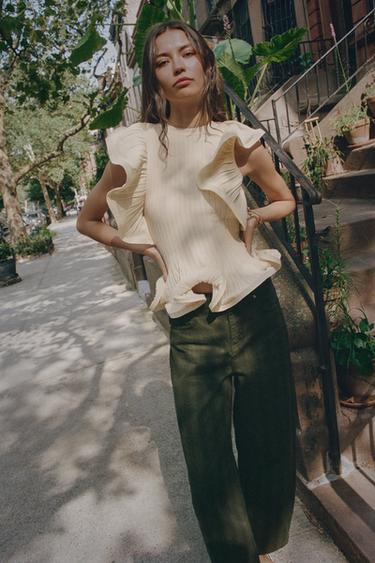 KNIT TOP WITH WAVY TRIMS - Ecru by Zara