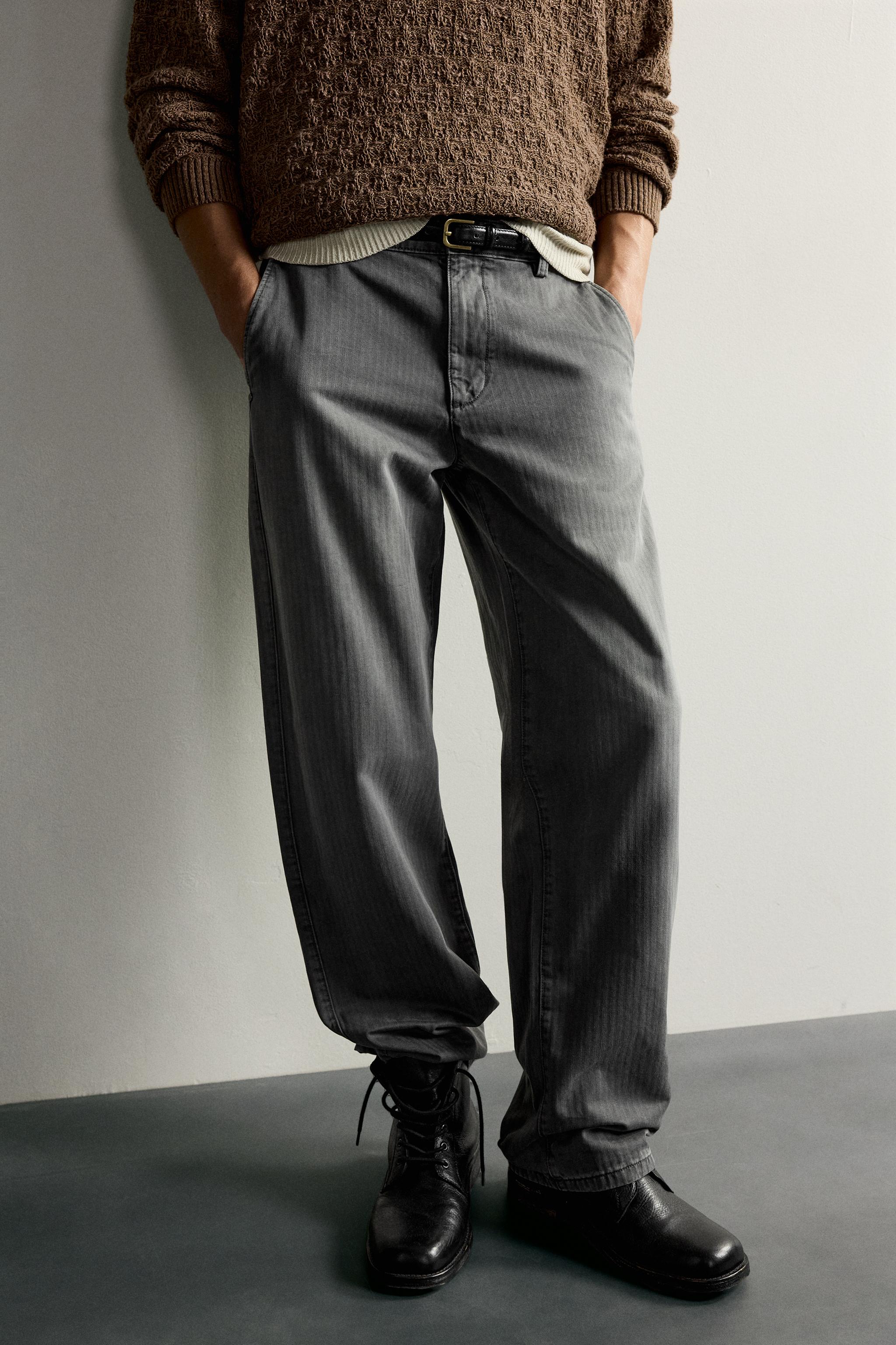 PANTALON STRUCTURÉ À CHEVRONS AVEC PATTES