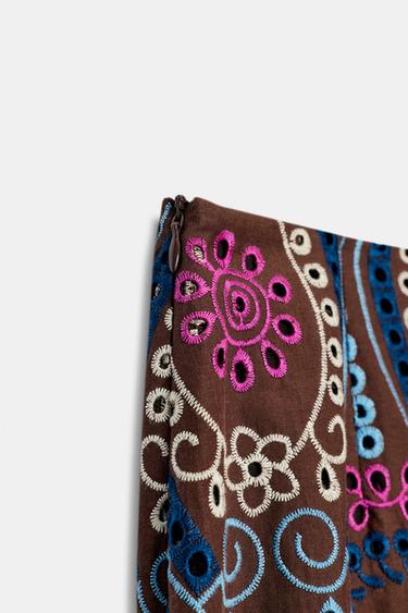 JUPE MI-LONGUE BRODERIES PERFORÉES - Marron de Zara - Image 7