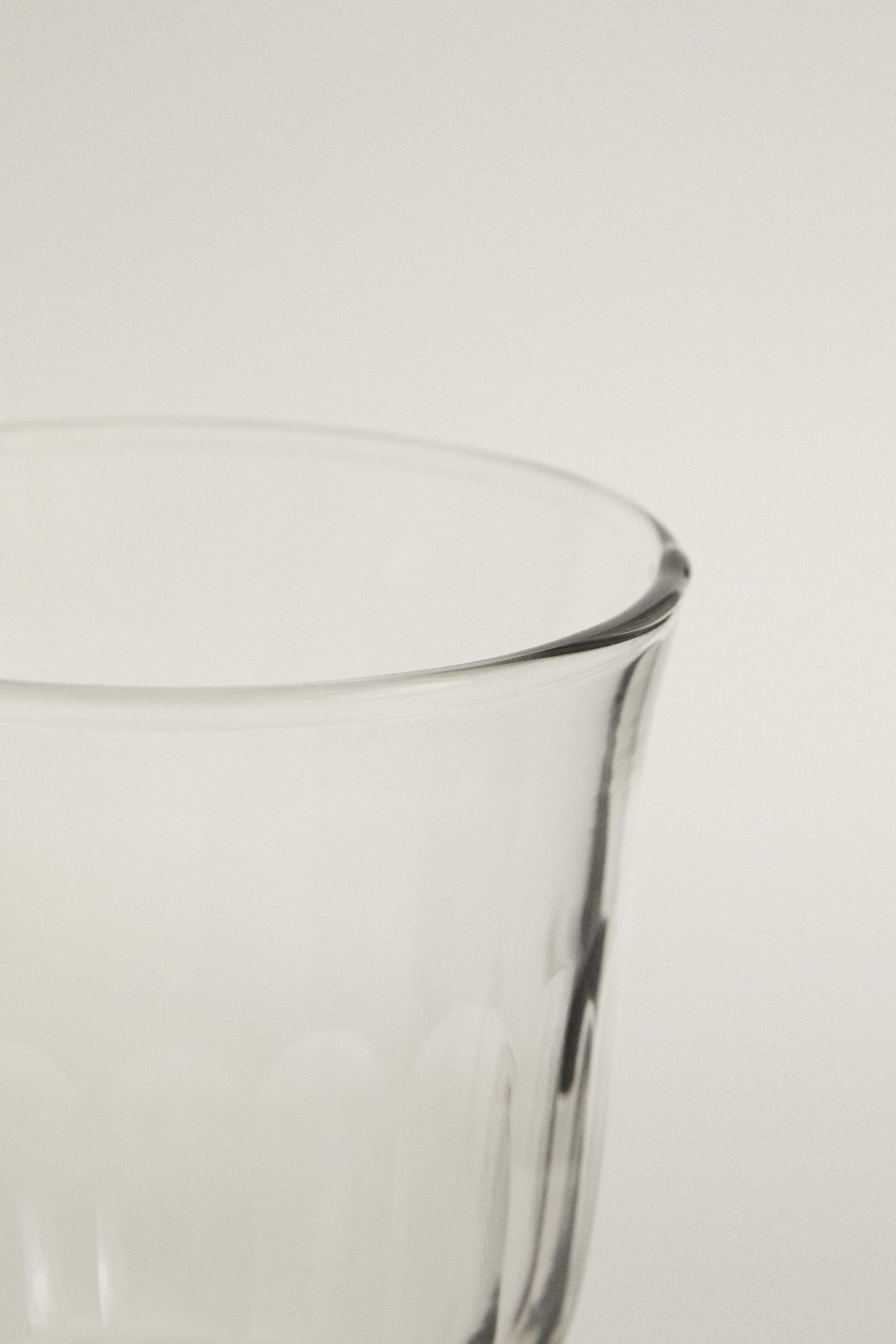 VERTICAL RAISED DESIGN GLASS TUMBLER