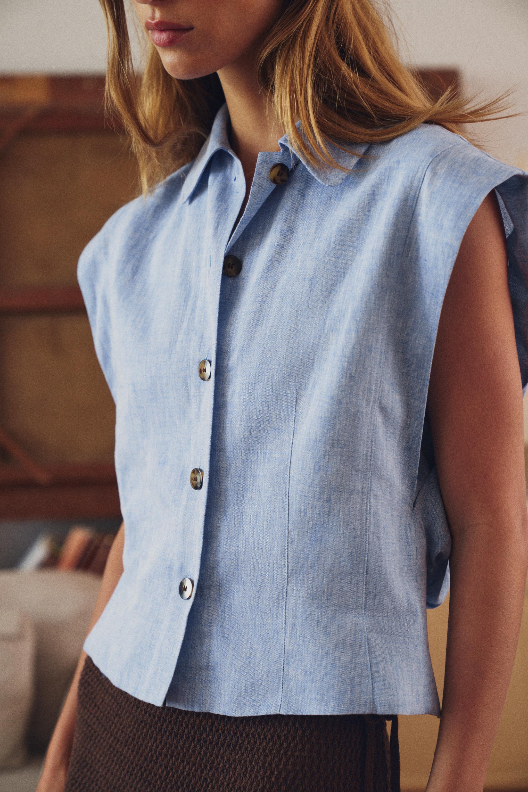 LINEN BLEND SLEEVELESS SHIRT — Blue