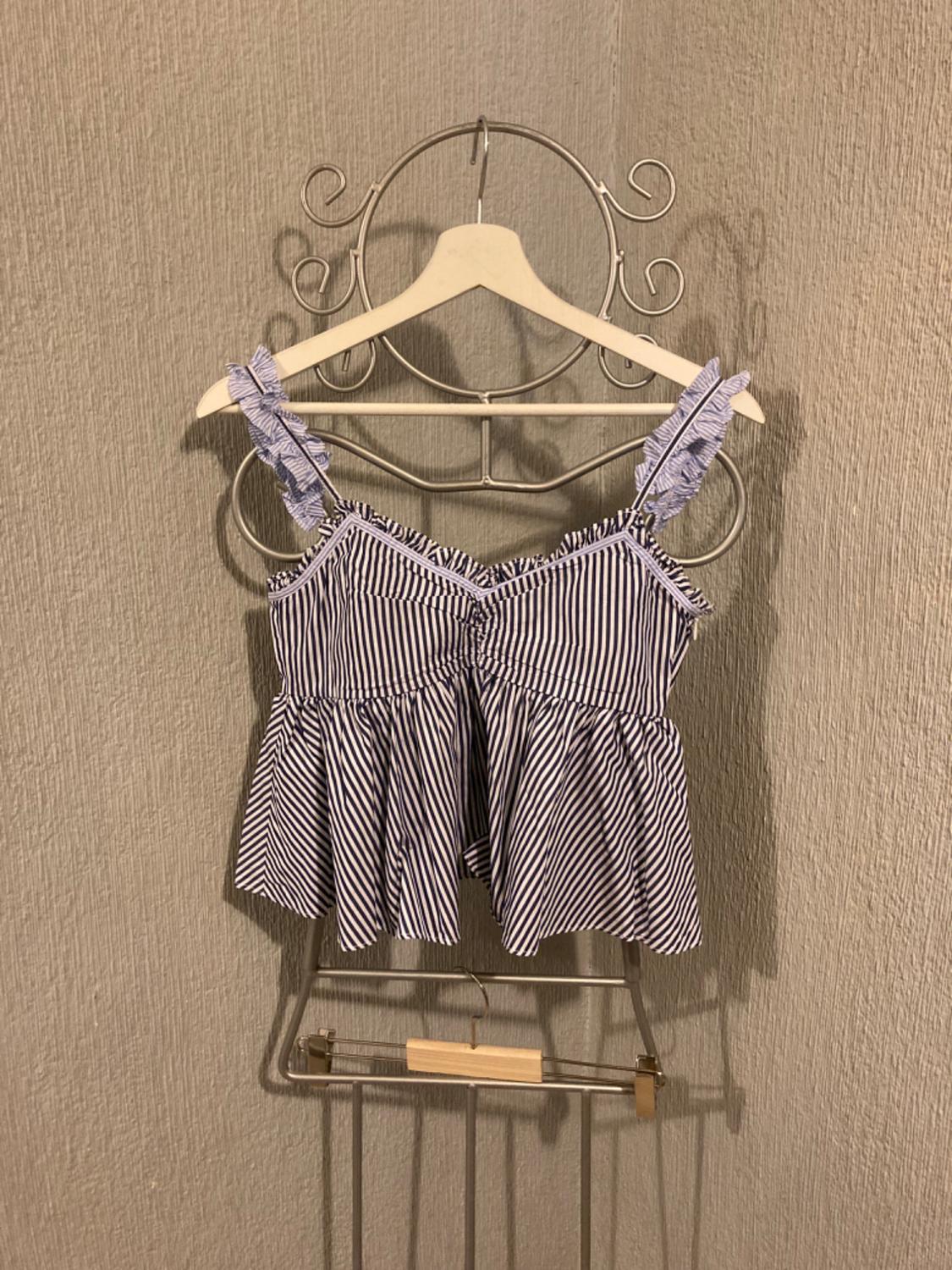 STRIPED TOP WITH THIN STRAPS