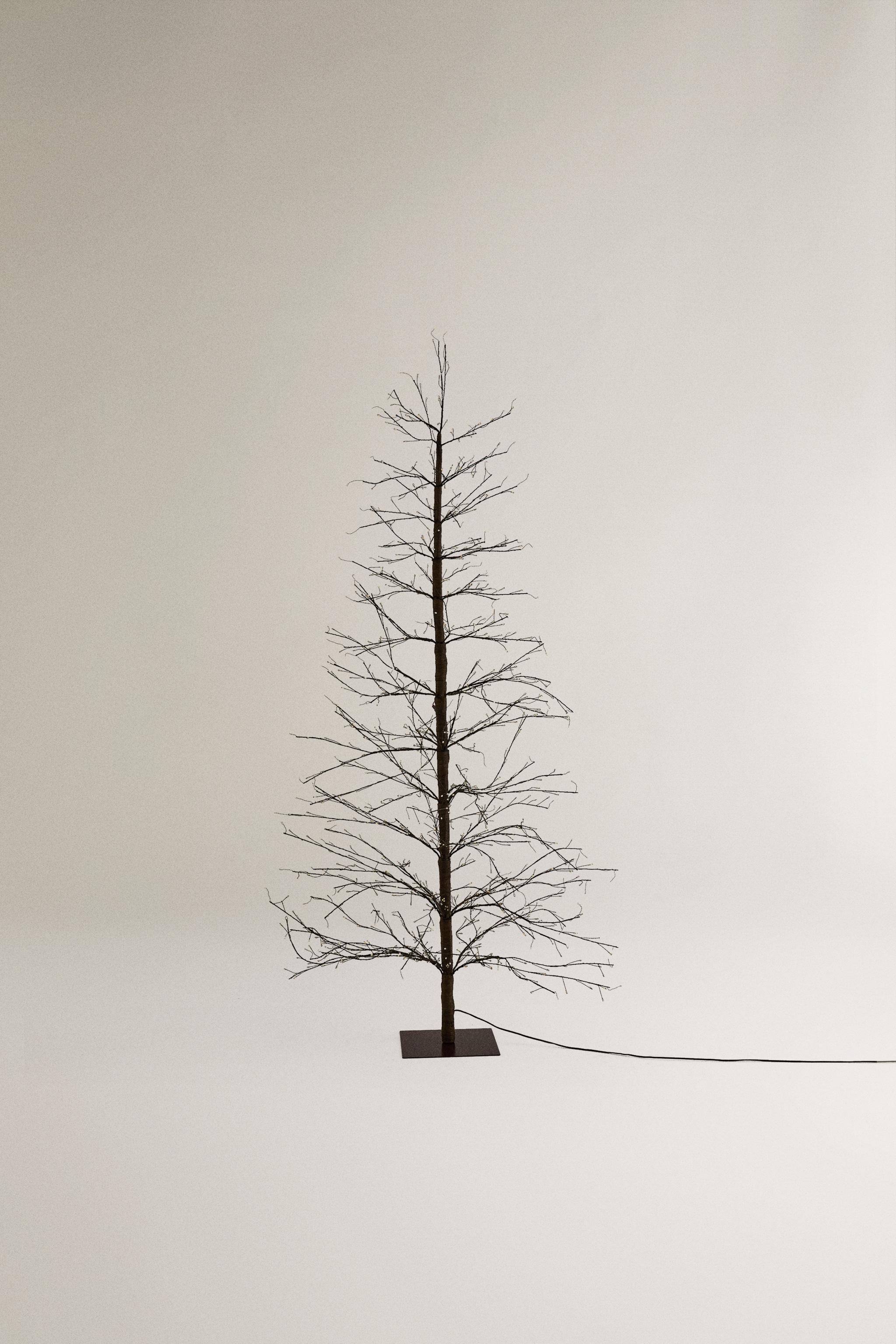 LED LIGHT CHRISTMAS TREE (70.9")