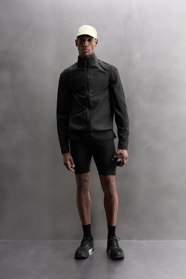 GILET TECHNIQUE LÉGER - Noir de Zara