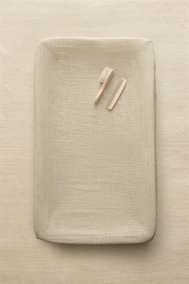 STRIBET BETRÆK TIL BABY-SKIFTEUNDERLAG - grøn fra Zara