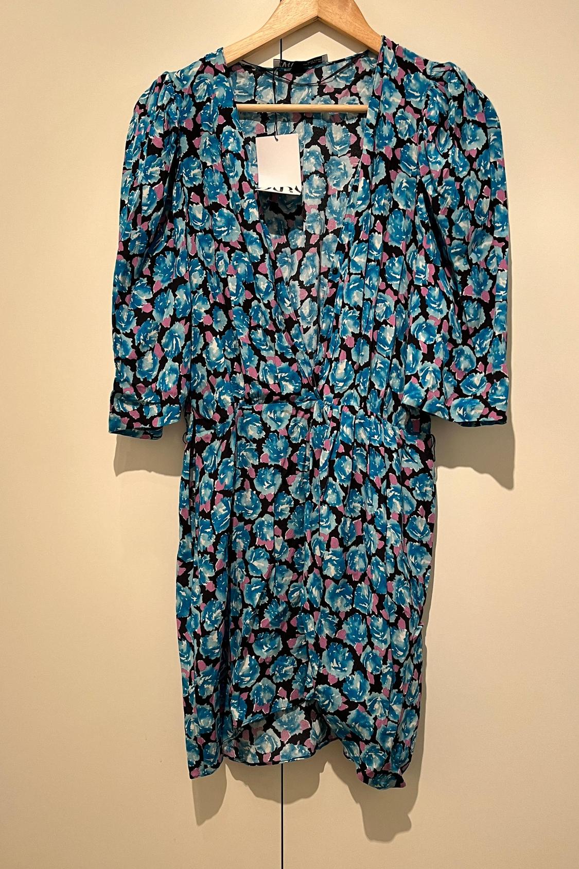 VOLUMINOUS PRINTED DRESS