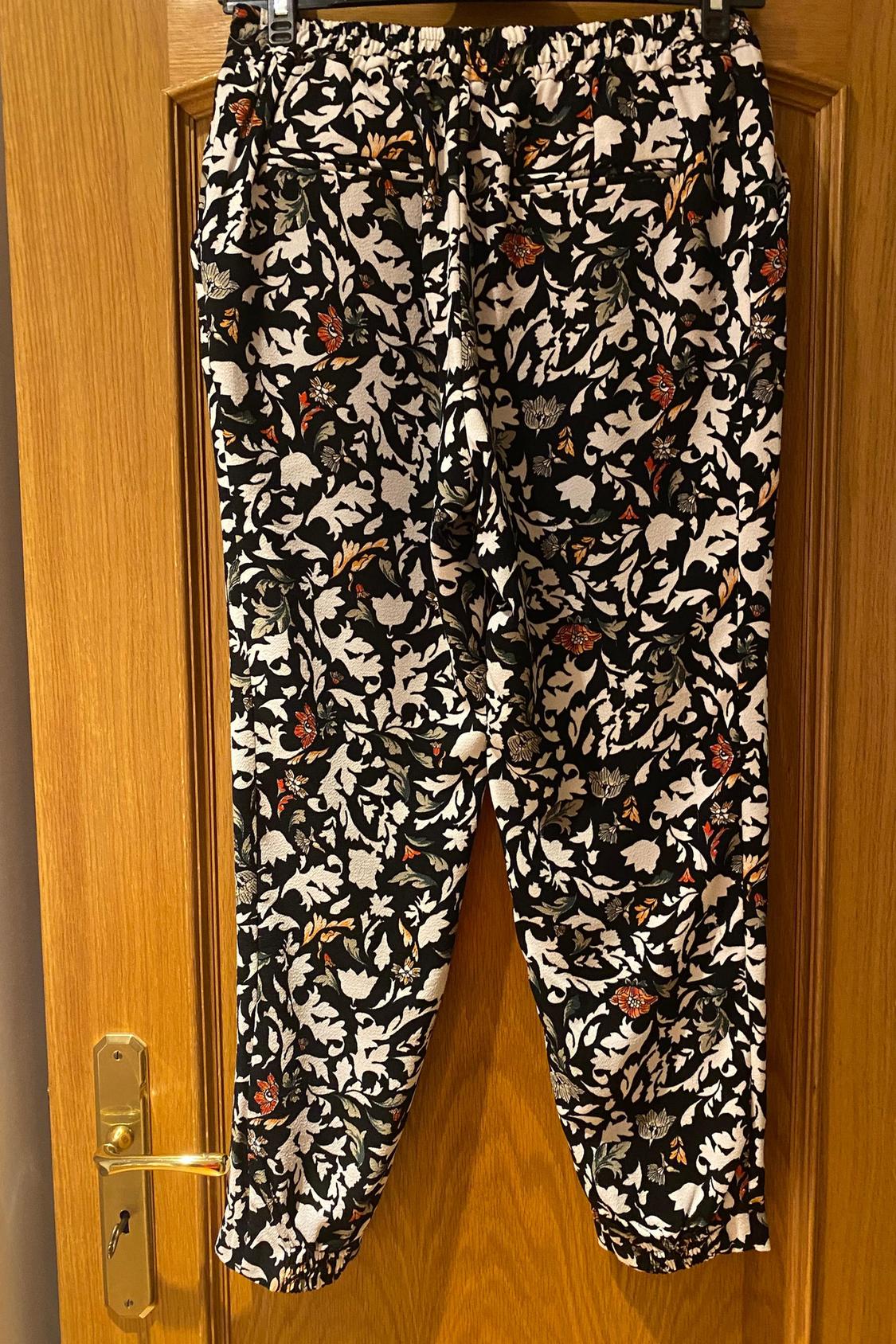 CALÇAS COM ESTAMPADO - Image 2