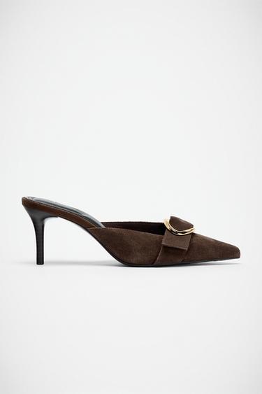 صندل جلد بتطريز معدني - محمِر داكن الخاص بـ Zara