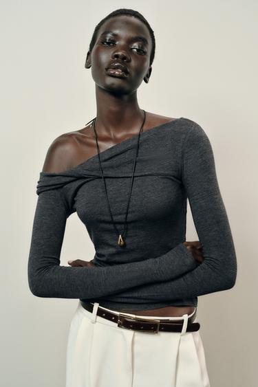 TOP DÉCOLLETÉ ASYMÉTRIQUE - Gris chiné de Zara - Image 1