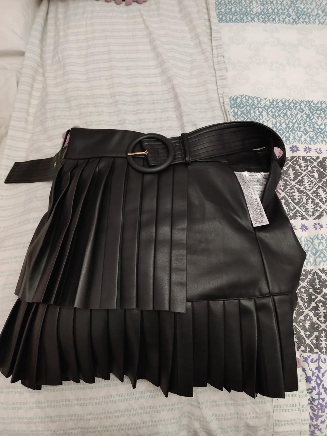 PLEATED FAUX LEATHER SKIRT