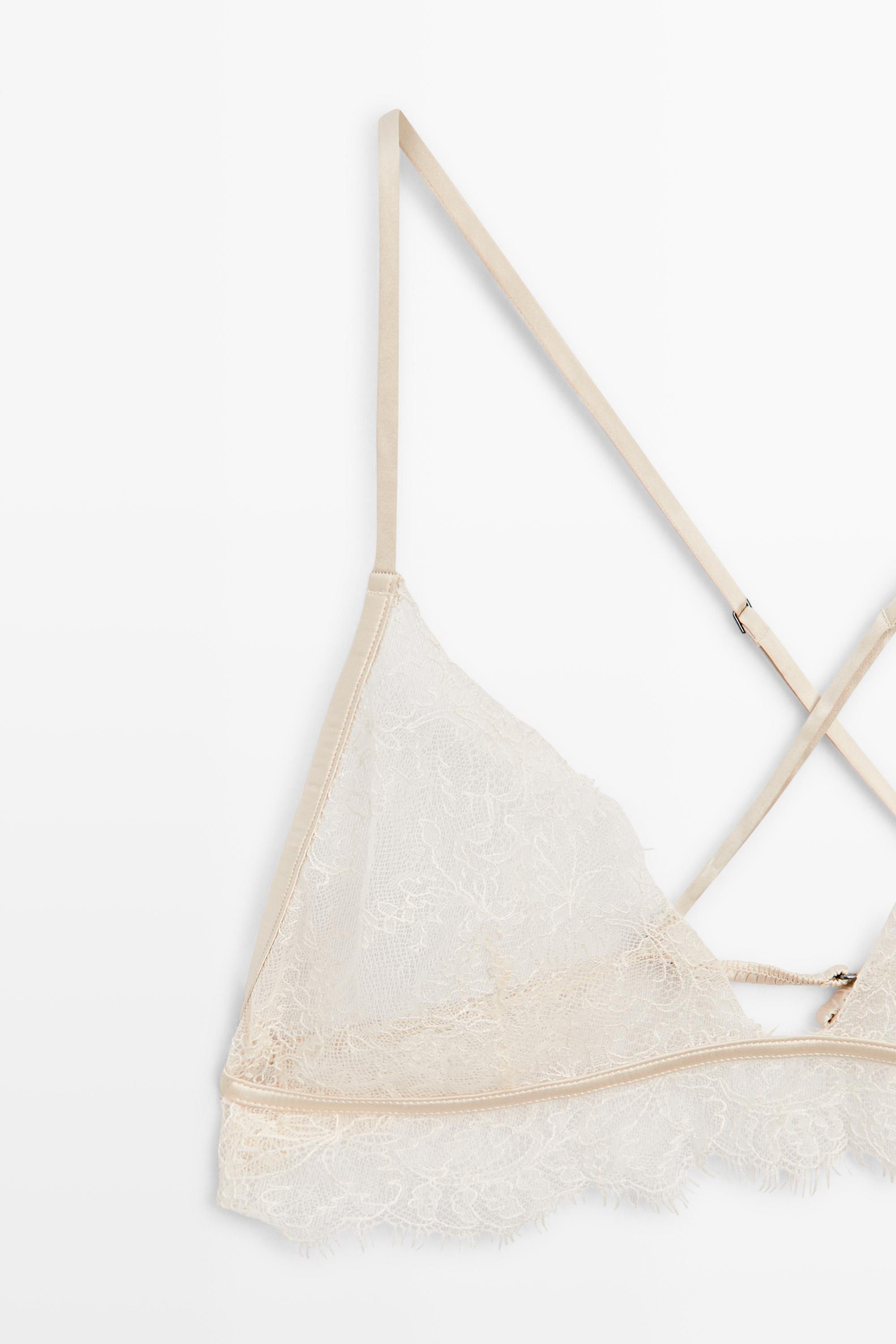 Lace bralette with scalloped hem