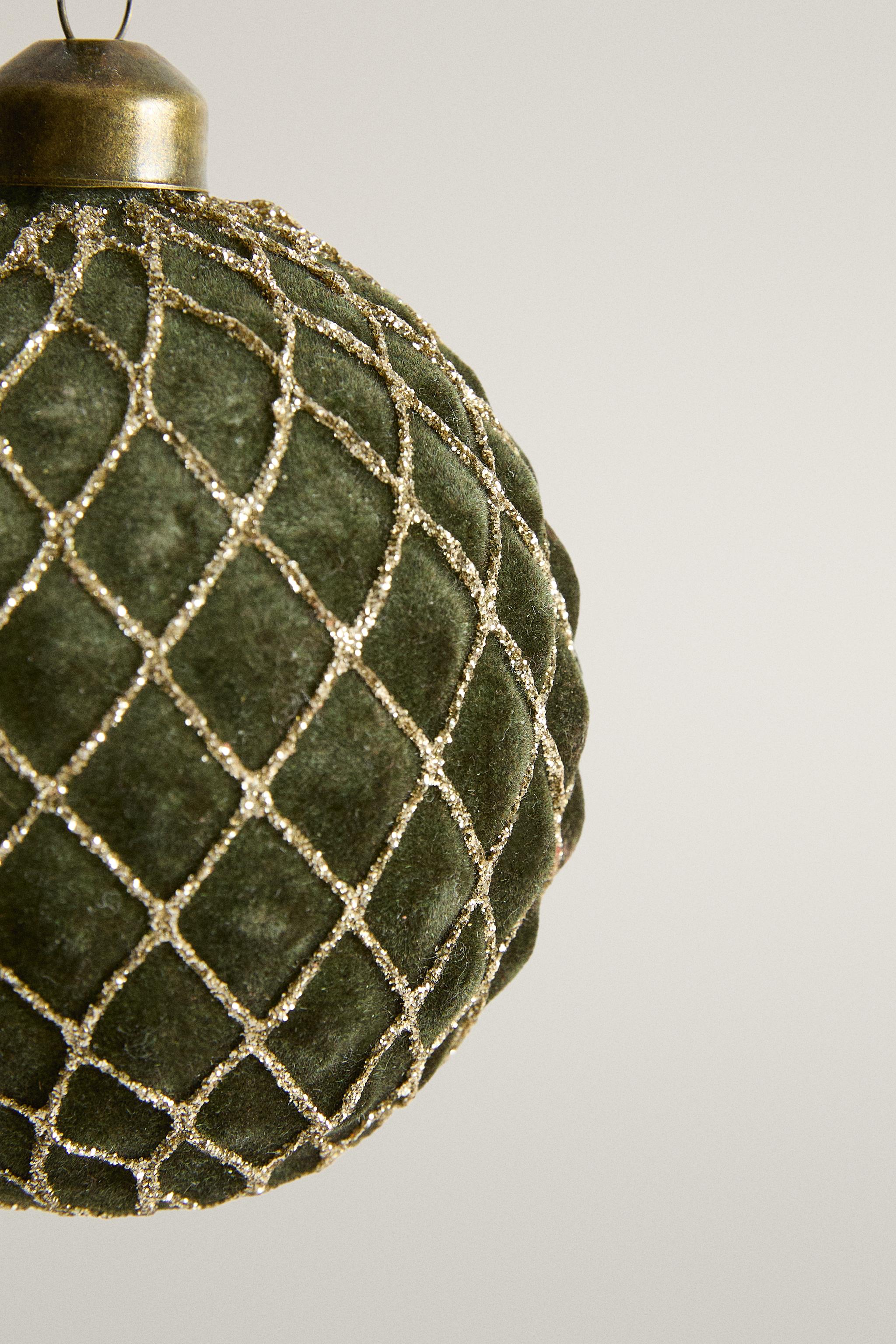 VELVET BAUBLE CHRISTMAS TREE DECORATION