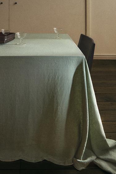LINEN CHRISTMAS TABLECLOTH WITH THREAD DETAIL - مزرق الخاص بـ Zara