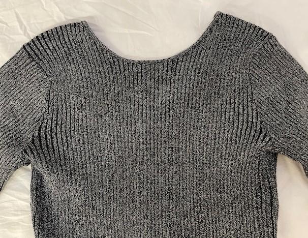 OPEN BACK METALLIC THREAD TOP