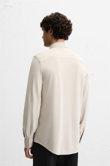CHEMISE ÉLASTIQUE TEXTURÉE - Sable de Zara - Image 2