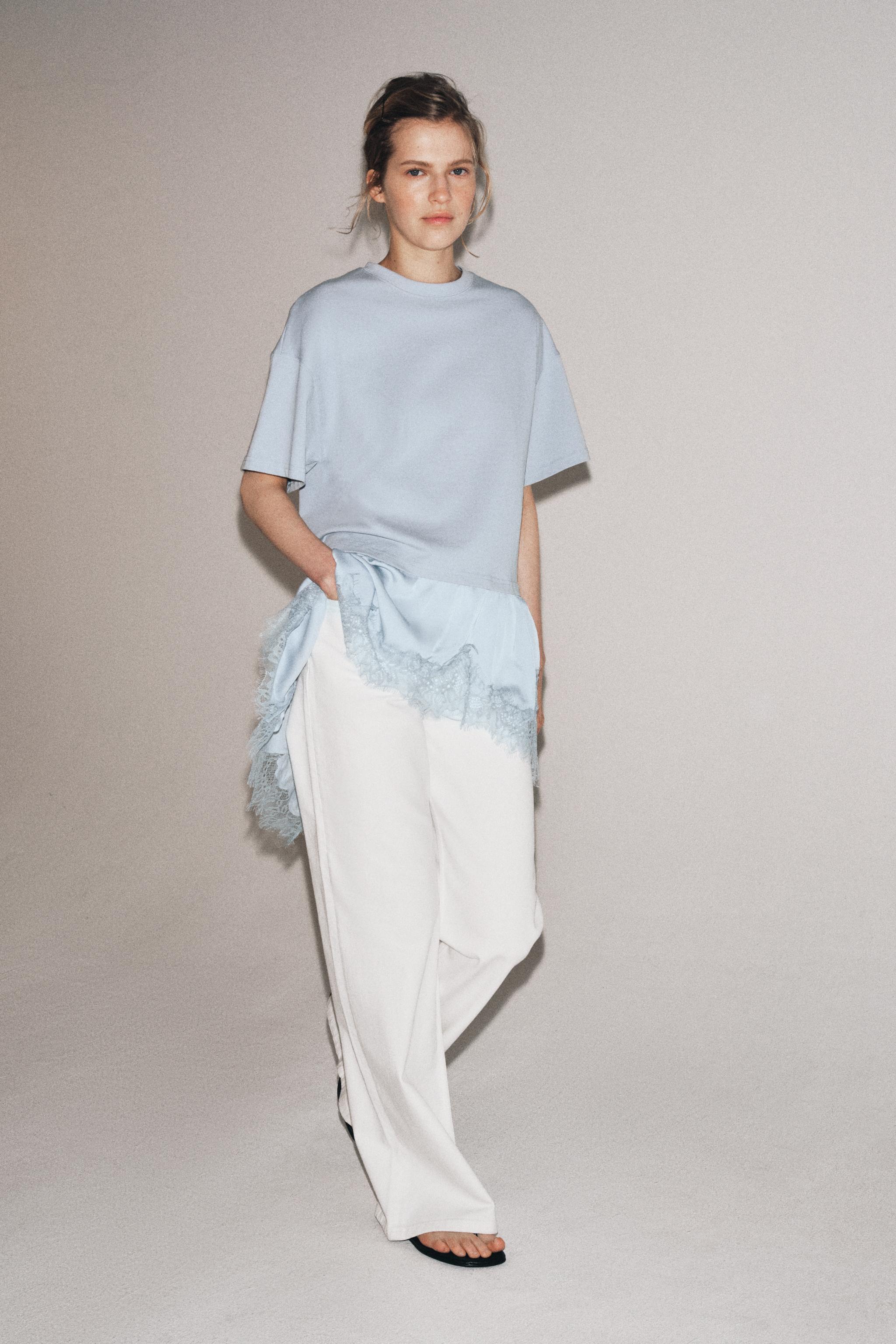 T-SHIRT EN MATIÈRES VARIÉES DENTELLE