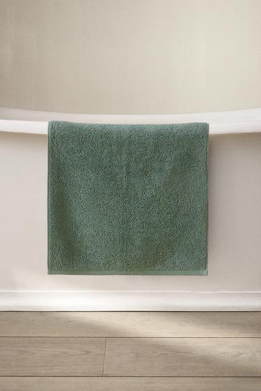 NON-SLIP PLAIN BATH MAT - Green / Blue by Zara