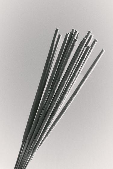 PACK OF GOLDEN CUIR AROMATIC INCENSE STICKS (PACK OF 20) - Mustard by Zara