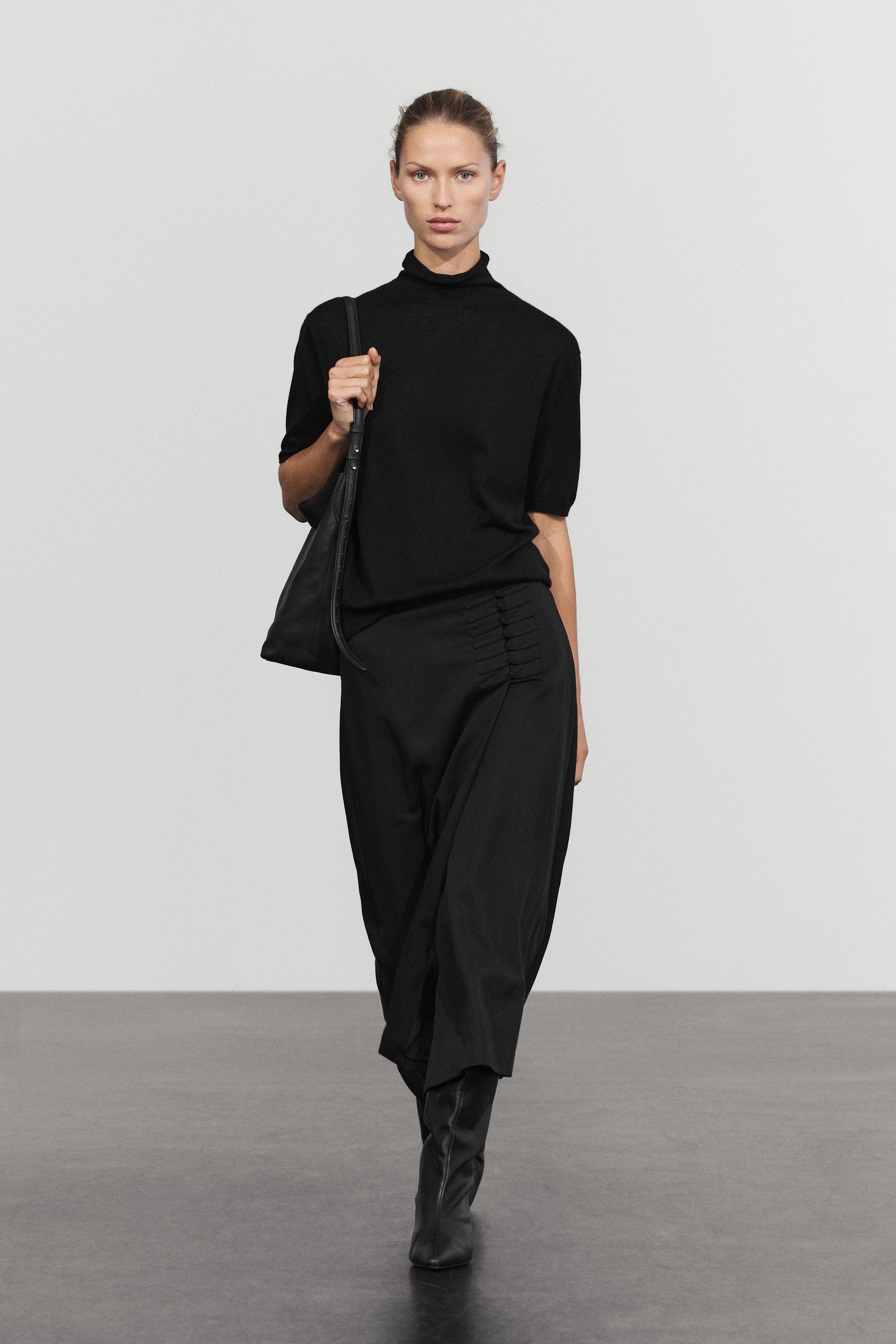 Straight midi skirt with button detail