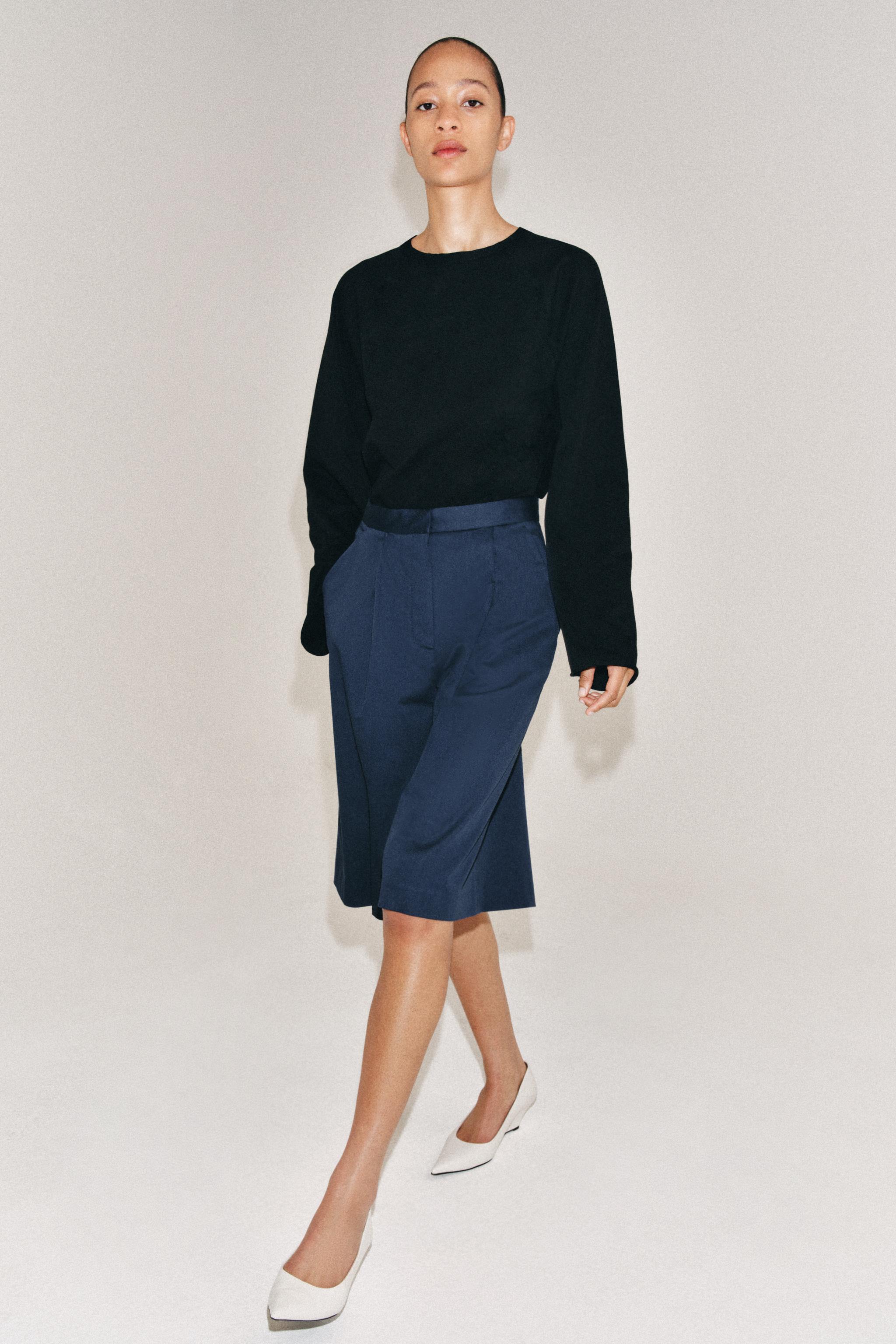ZW COLLECTION PLEATED BERMUDA SHORTS — Navy blue