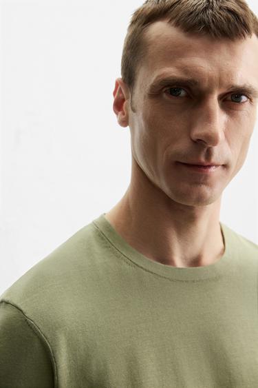 T-SHIRT EN MAILLE REGULAR FIT - Vert de Zara