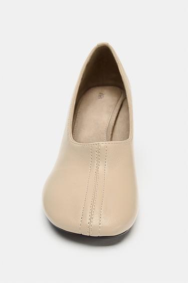 CHAUSSURES À TALONS EN CUIR - Blanc écru de Zara - Image 3