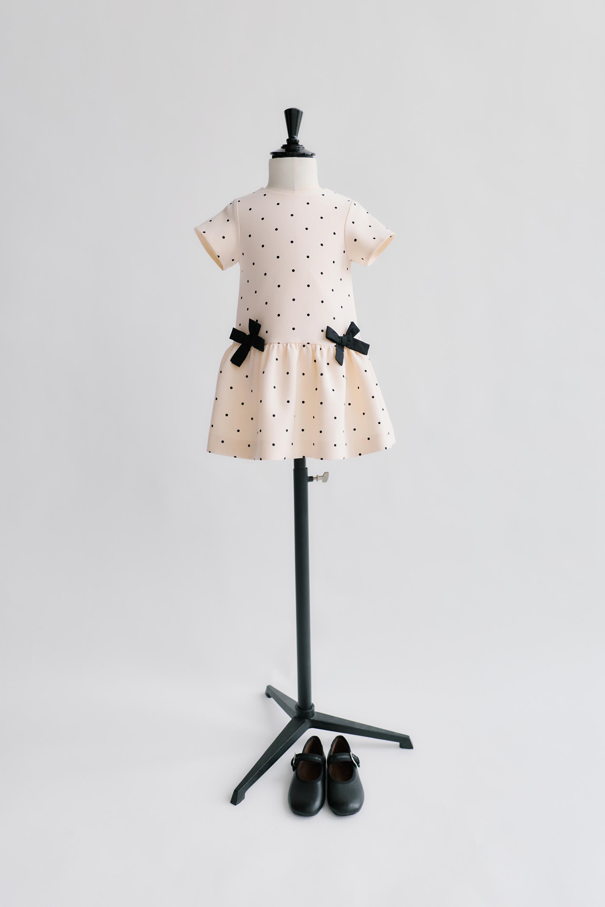 POLKA DOT BOW PRINT DRESS — Oyster-white