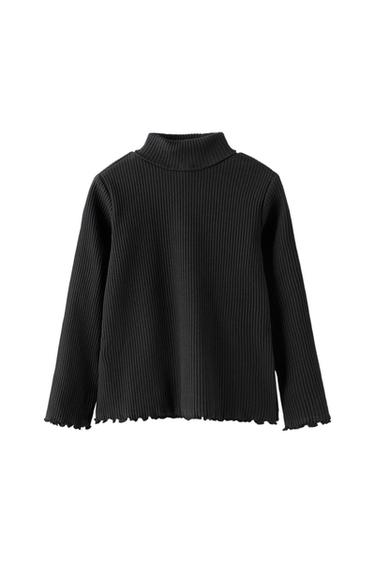 RIBBED TOP WITH SCALLOPED DETAILS