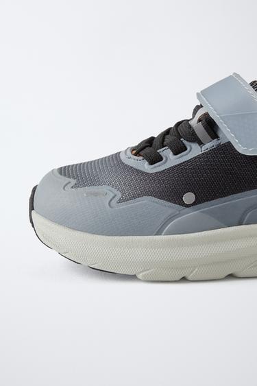 TENNIS DE SPORT DÉTAIL SEMELLE - Noir de Zara - Image 4