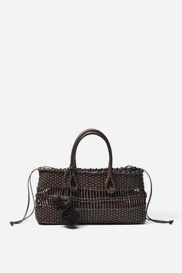 BOLSO DE MANO TRENZADO - Chocolate de Zara
