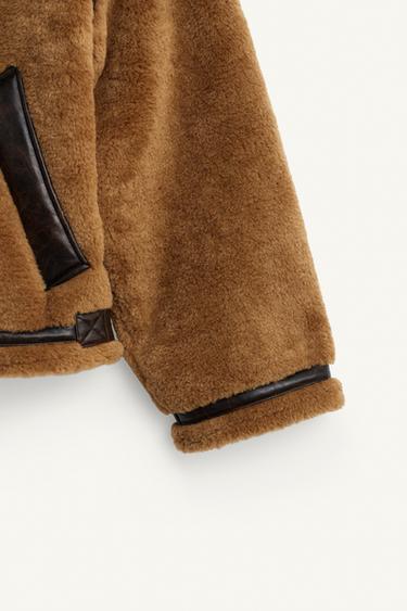 BLOUSON MATIÈRE SYNTHÈTIQUE AVEC EFFET FOURRURE À CONTRASTE ÉDITION LIMITÉE - Marron de Zara - Image 11