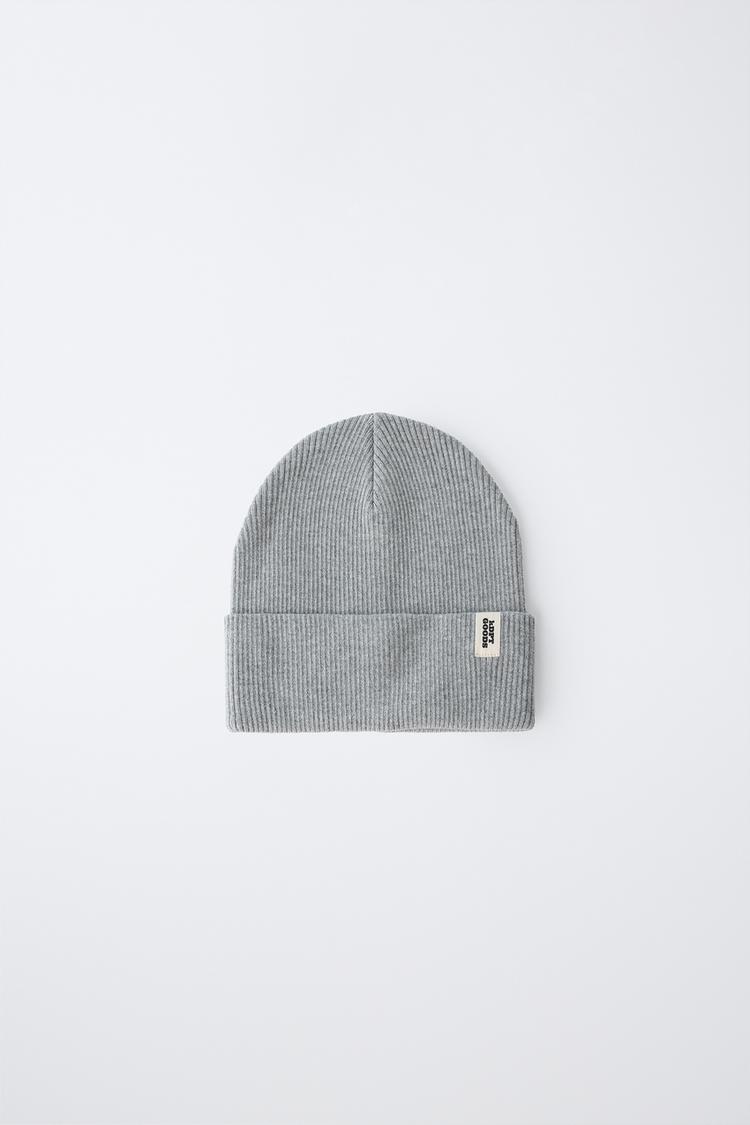 Gorro punto canale etiqueta