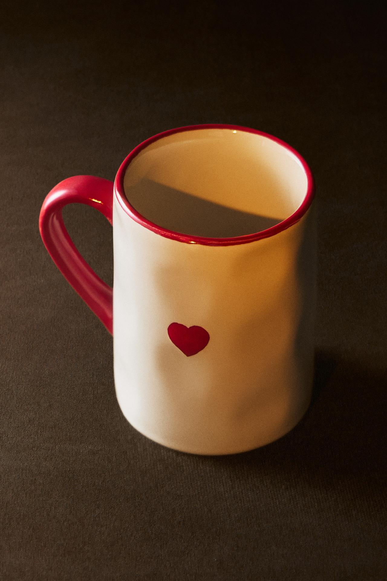 CERAMIC CHRISTMAS HEART MUG — White / Red