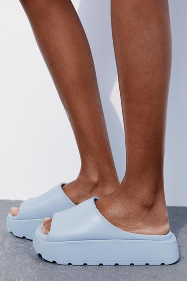 RUBBERISED FLATFORM SANDALS - Light Blue by Zara