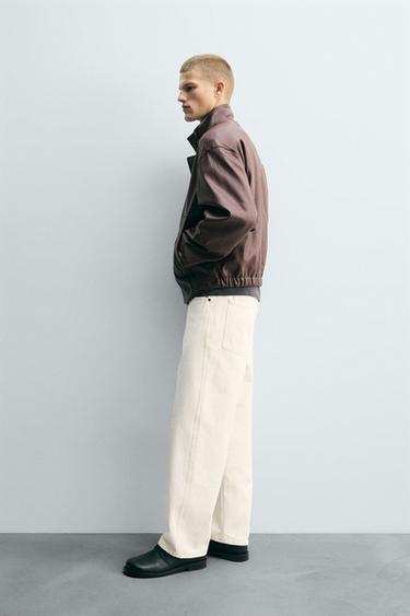 BLOUSON EN MATIÈRE SYNTHÈTIQUE TEXTURÉE - Bordeaux de Zara - Image 3