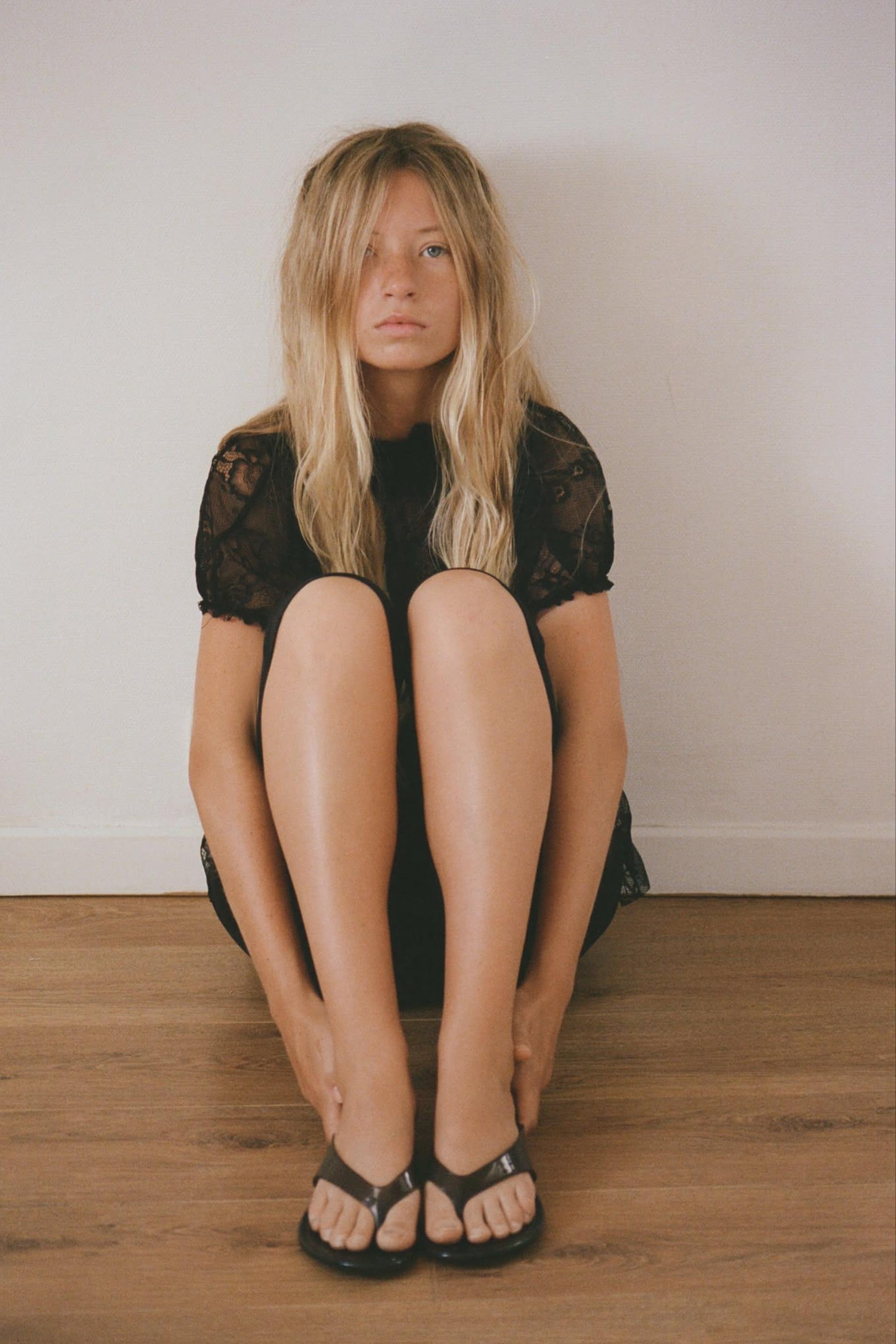 DRAPED LACE TOP