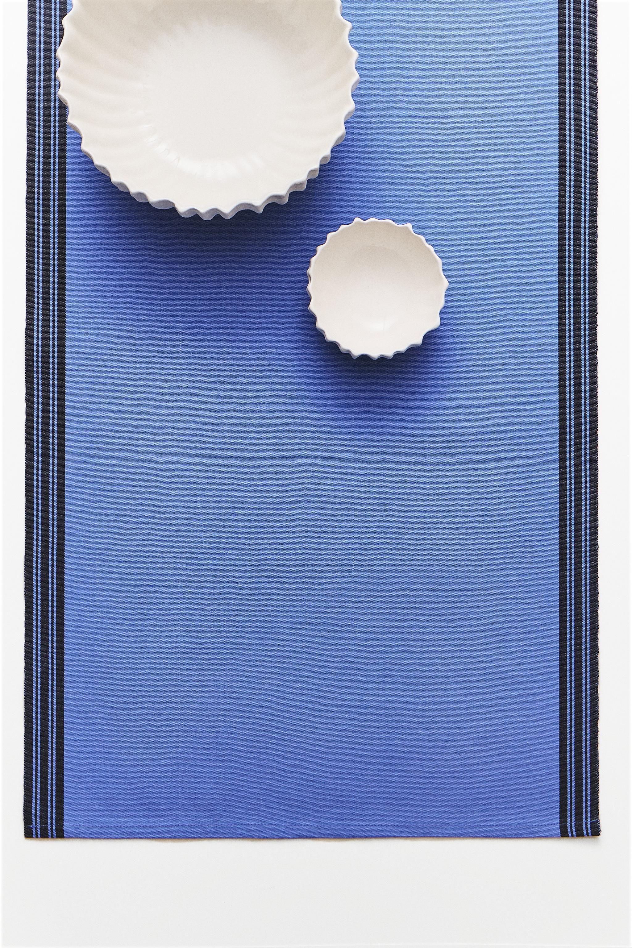 STRIPED TABLE RUNNER — Blue