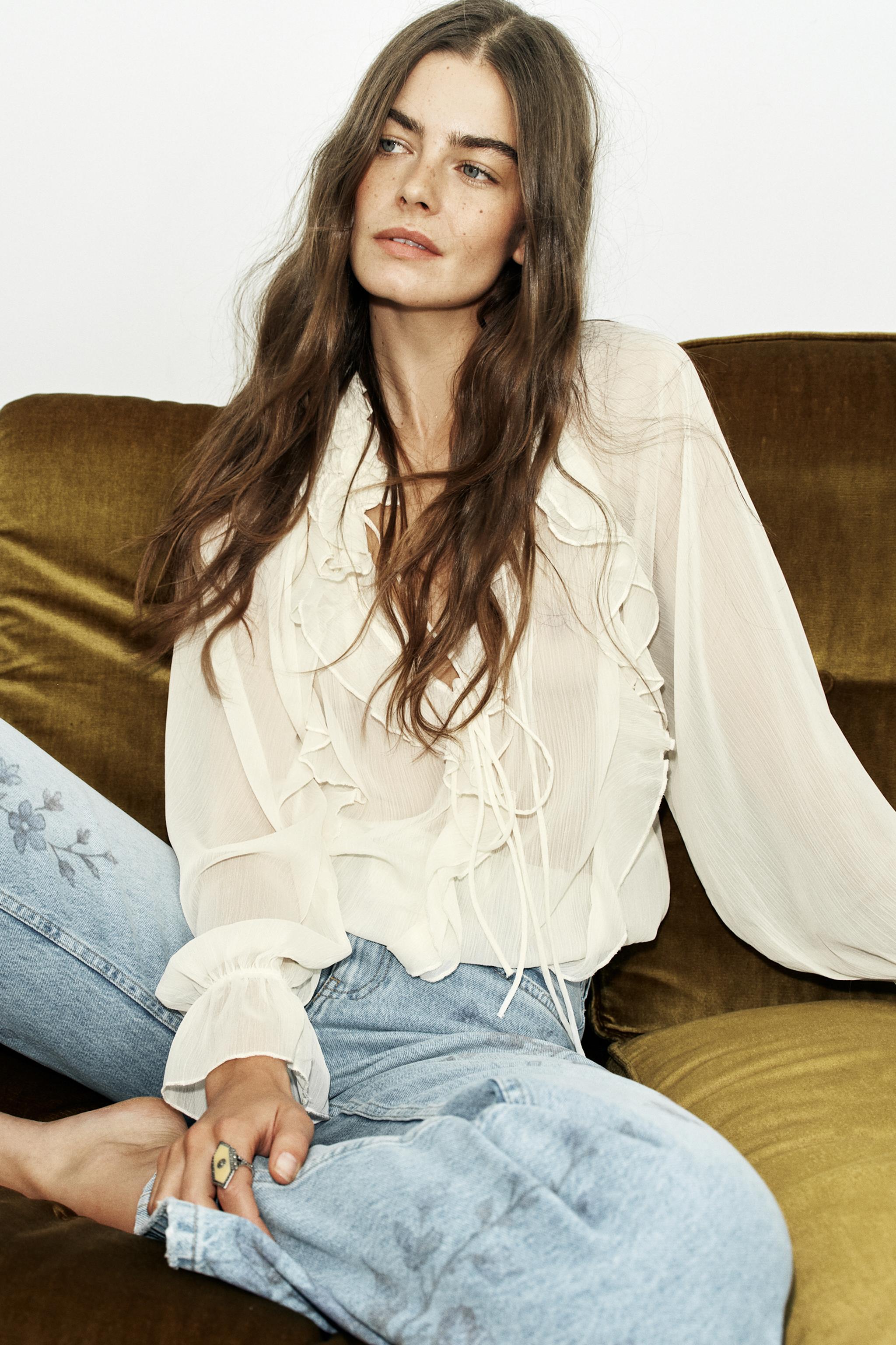 ROMANTIC VOLUME TOP — Ecru