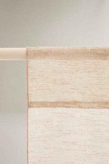 ΛΕΠΤΉ ΔΙΠΛΉ ΚΟΥΡΤΊΝΑ. ΠΛΆΤΟΣ ΧΑΜΗΛΉΣ ΑΔΙΑΦΆΝΕΙΑΣ. - Μπεζ ανοιχτό του Zara