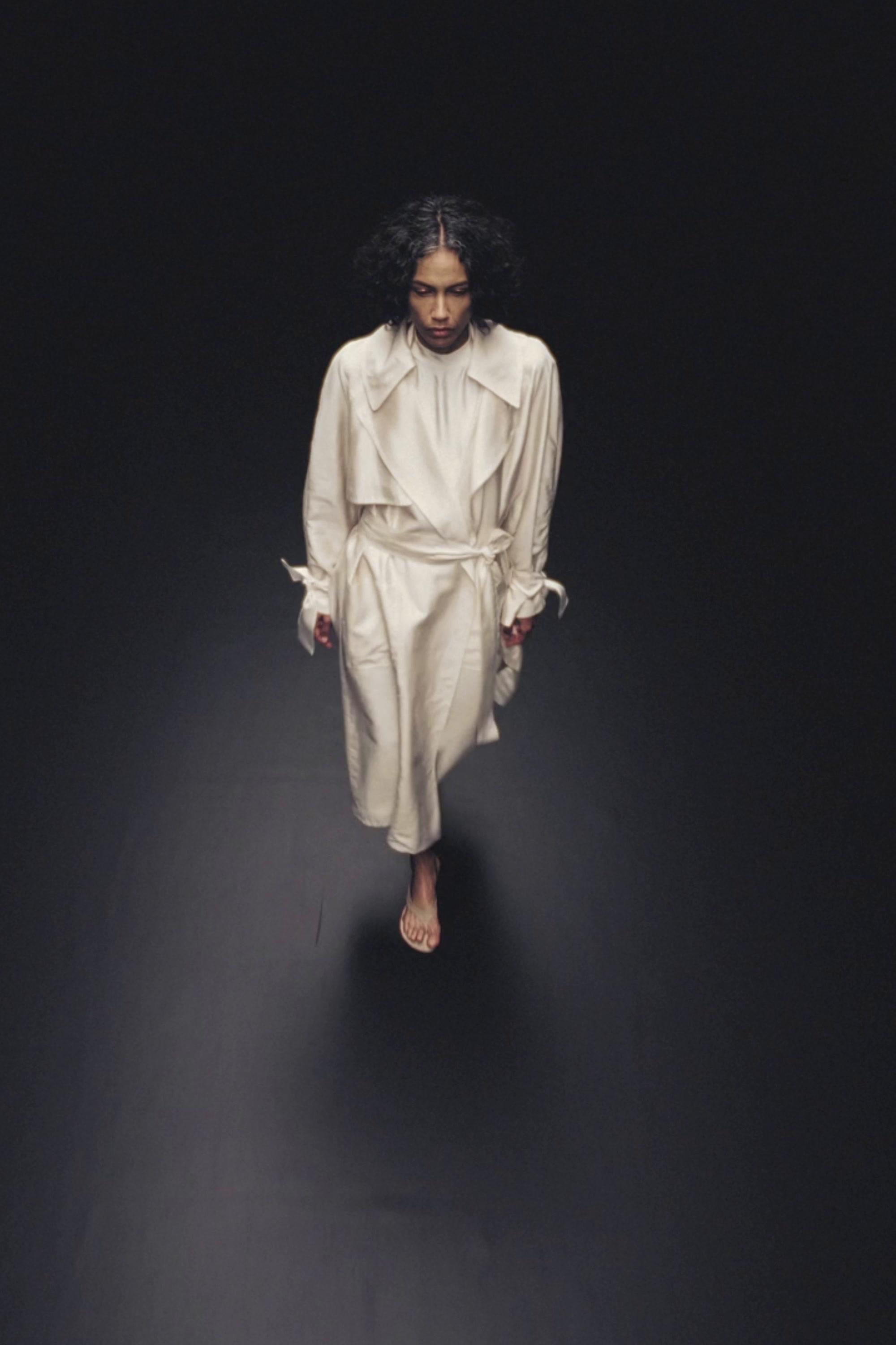 ZW COLLECTION ベルト フルイドトレンチコート - エクリュ | ZARA