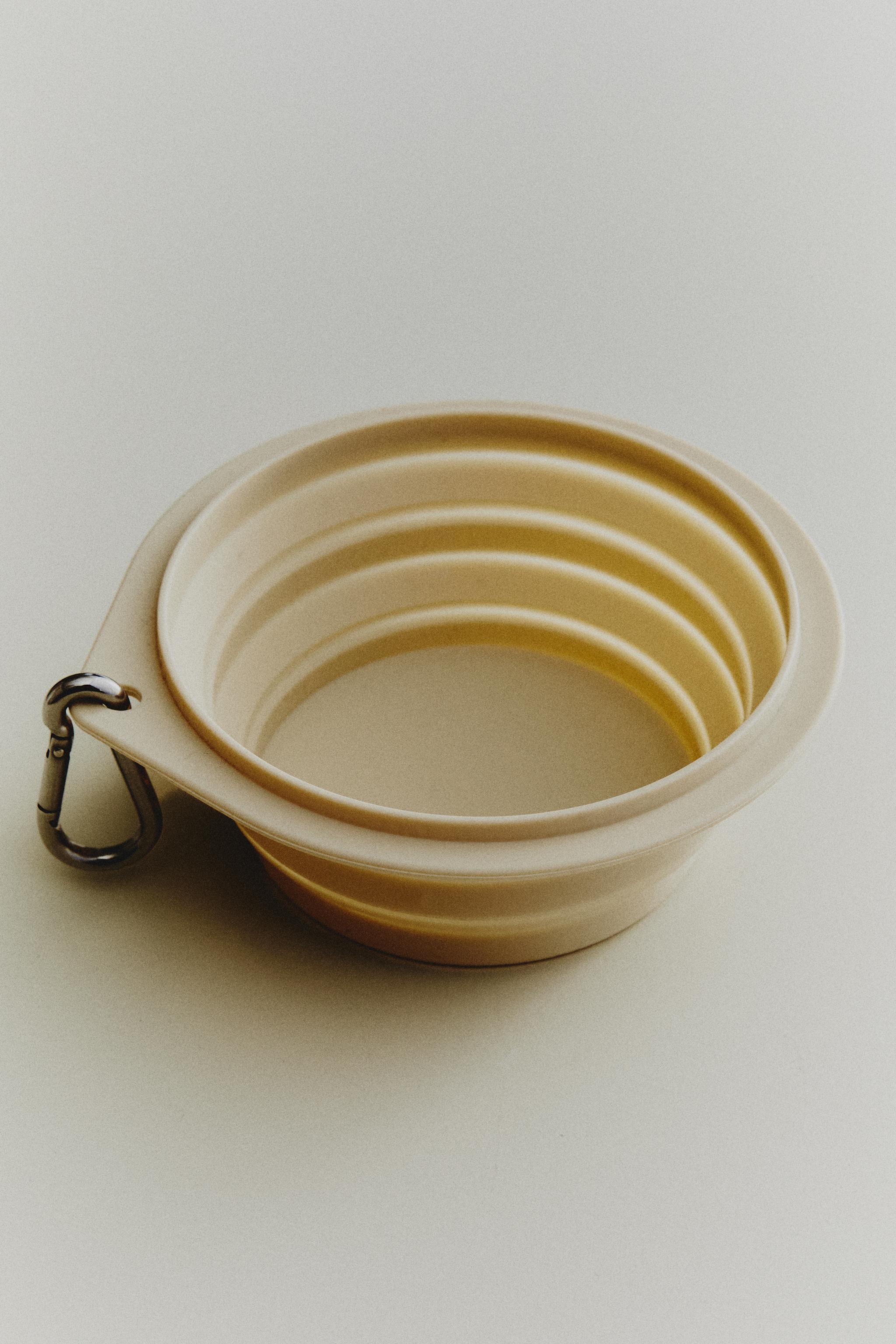 FOLDABLE SILICONE PET FOOD BOWL — Ecru