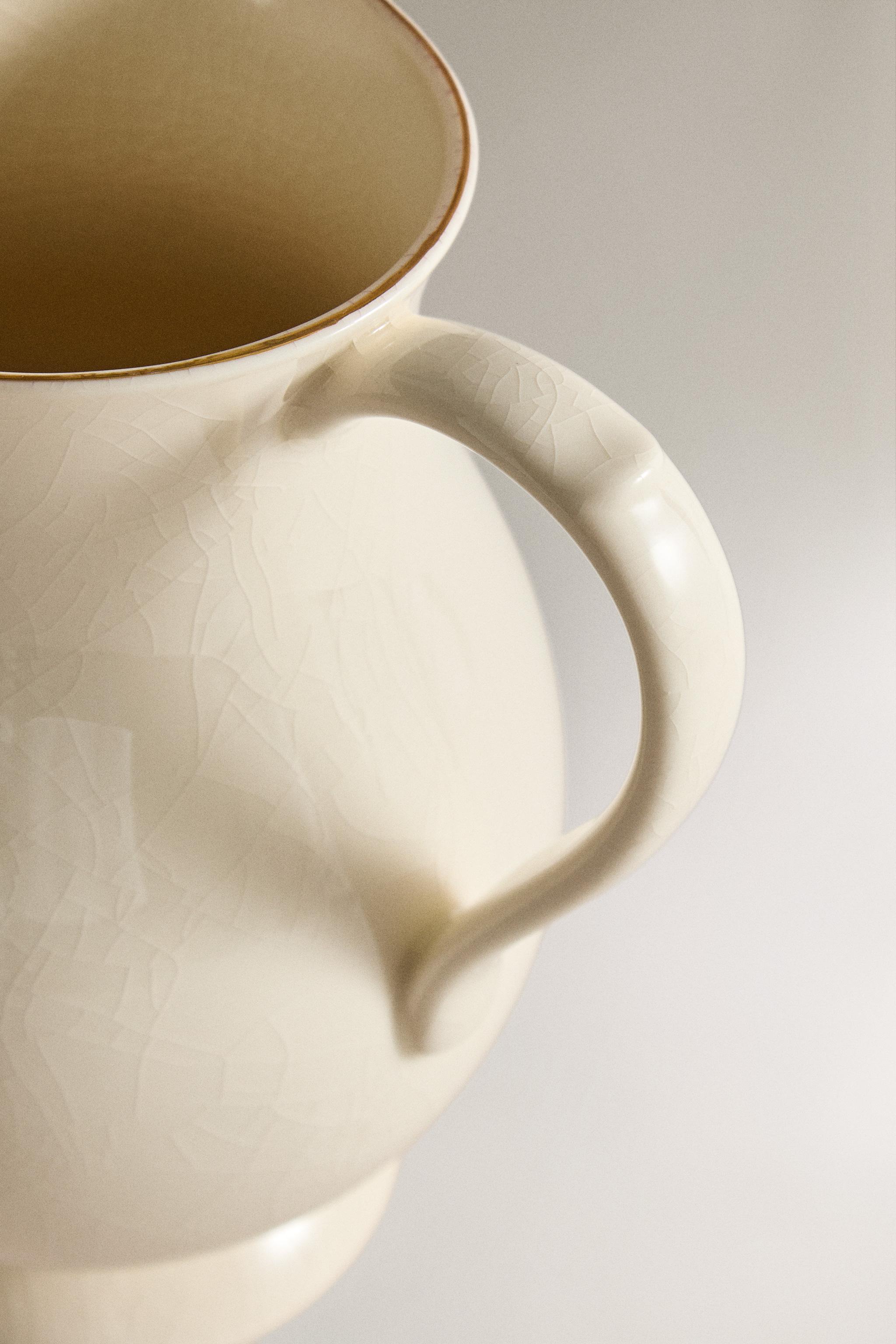 CLASSIC PORCELAIN PITCHER