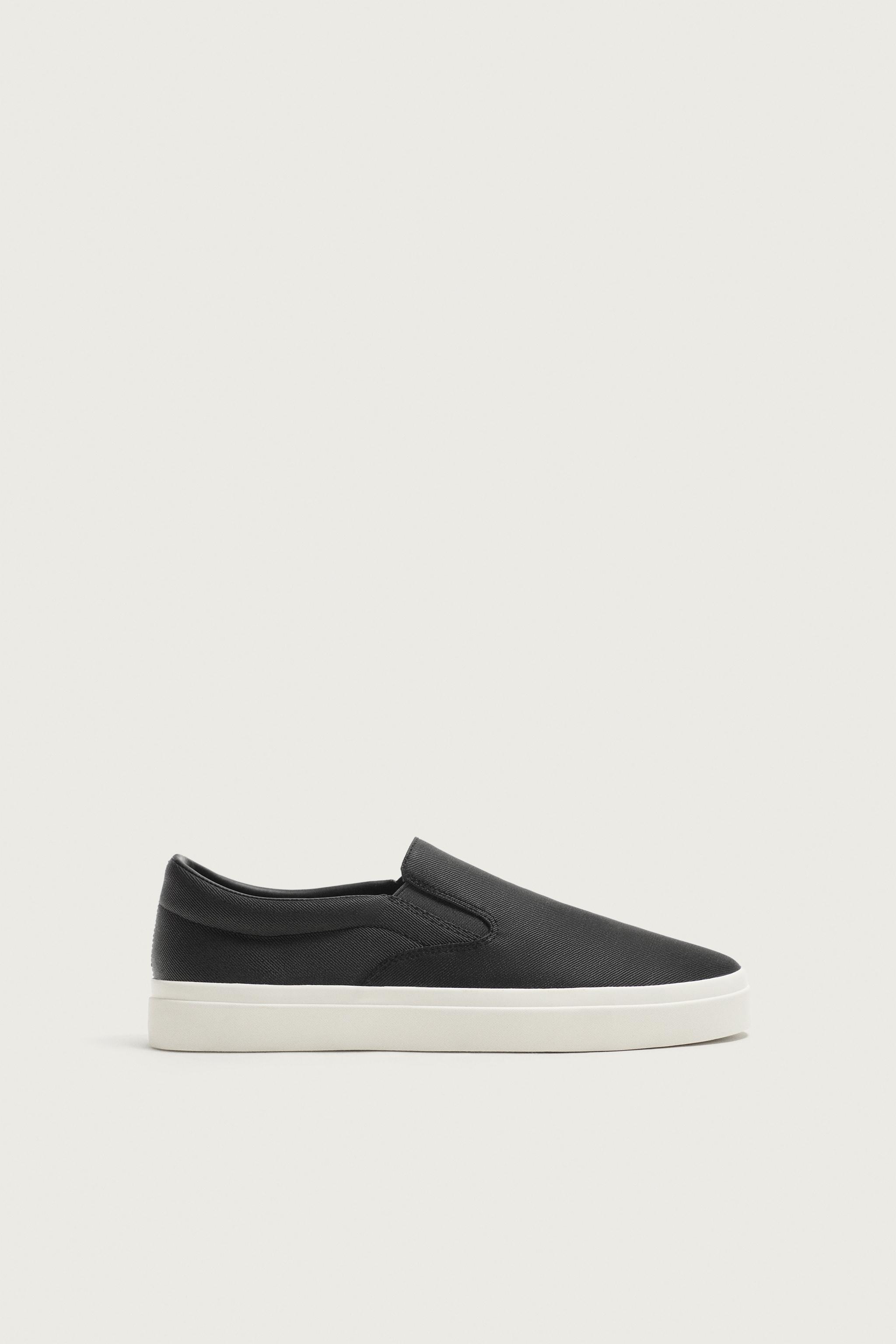LACELESS SNEAKERS — Black