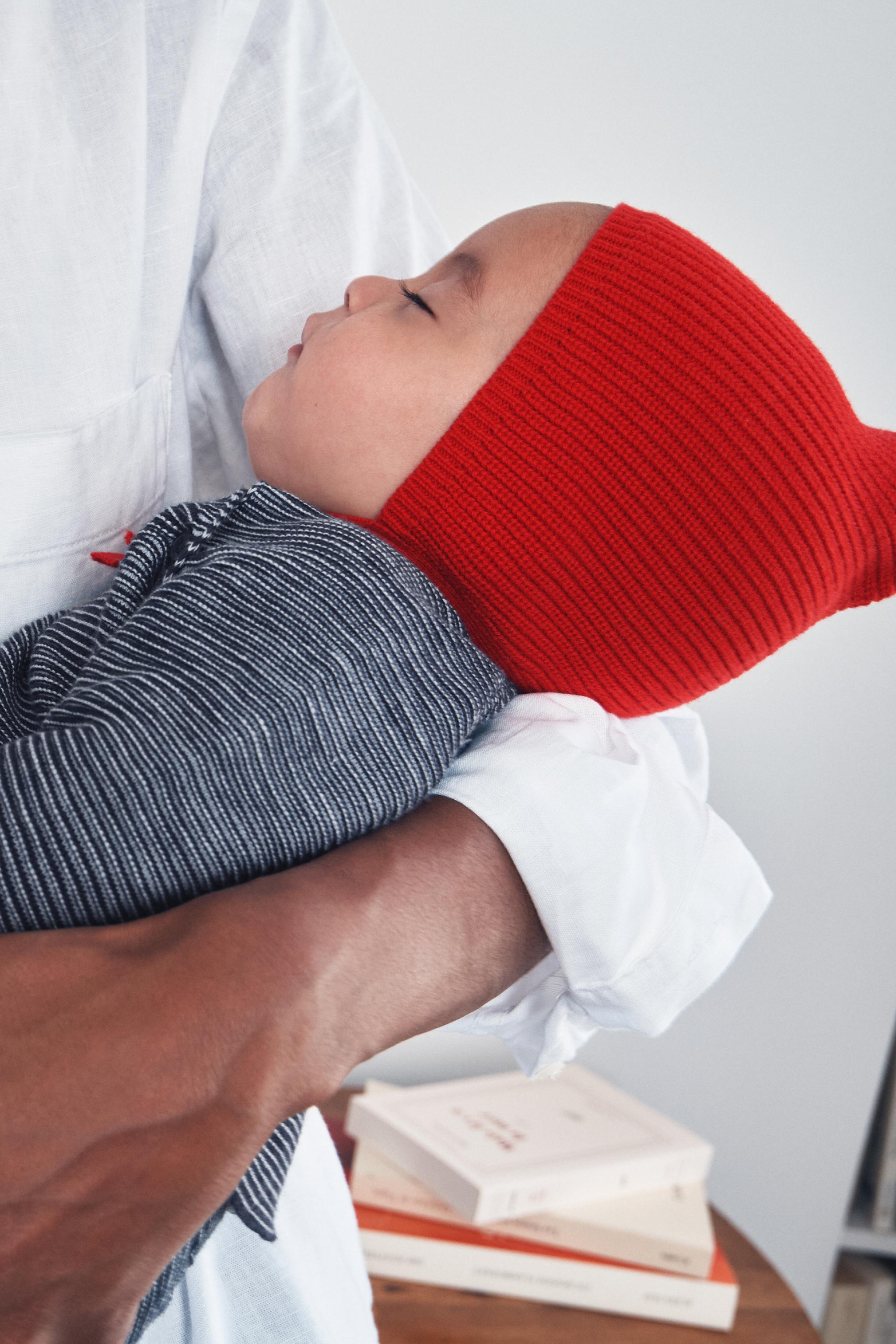 KNIT BONNET — Red