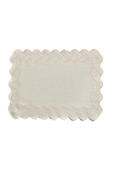 EMBROIDERED BLONDE LACE PLACEMAT - White by Zara