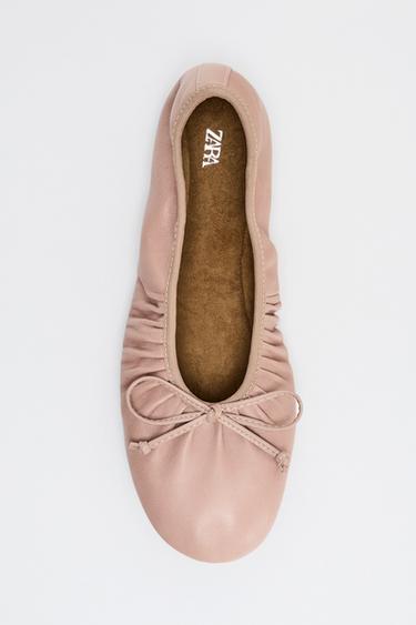 КОЖАНЫЕ БАЛЕТКИ СО СБОРКАМИ — Розовый от Zara